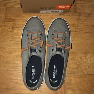 BNWB Sperry Cavas Sneakers